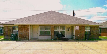 Building Photo - 3707 Littleleaf Dr