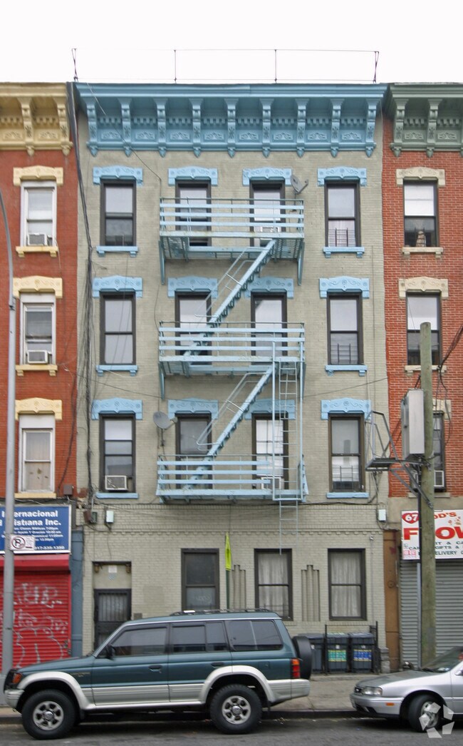 Foto del edificio - 65 Malcolm X Blvd