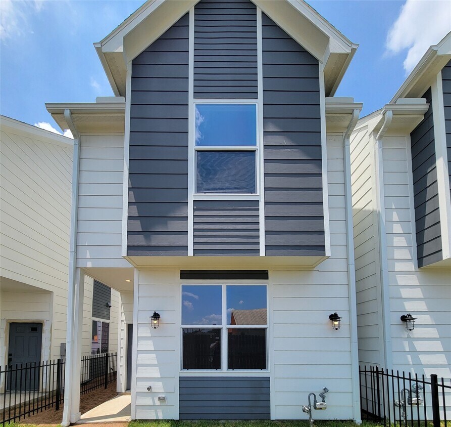 Foto principal - 1542 W Tidwell Rd