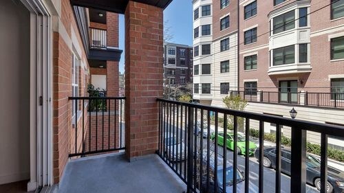 Foto del edificio - 1200 Grand St