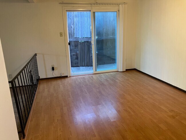 Foto del edificio - 1152 Clinton Rd