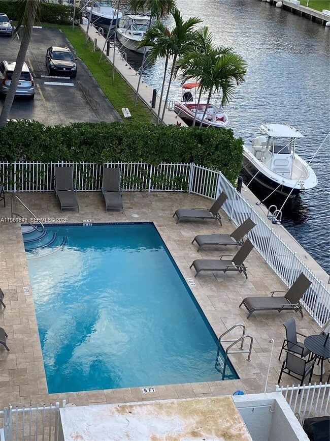 Foto del edificio - 3601 NE 170th St