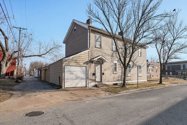 Building Photo - 511 Schirmer St