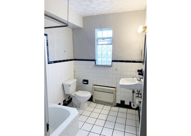 Foto del edificio - 596 Lowell Ave