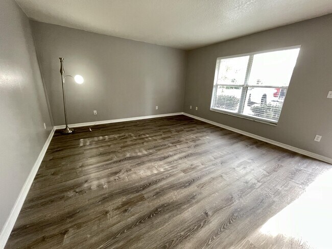 Building Photo - 2275 Granada Dr