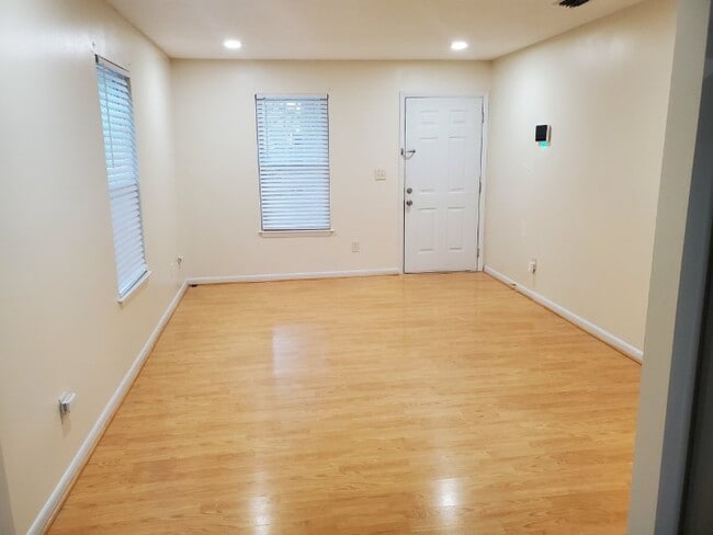 Photo - 233 Beechwood Ave House