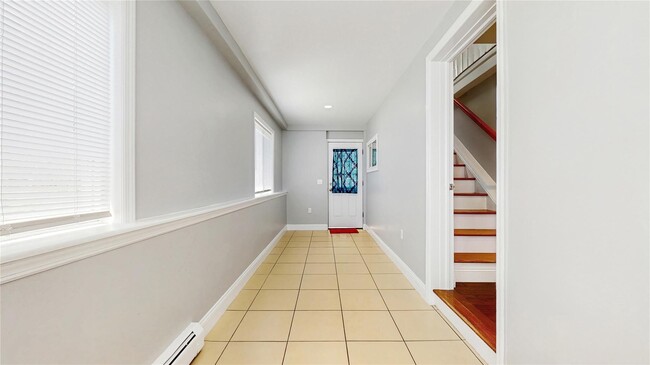 Building Photo - 5 Aqueduct St