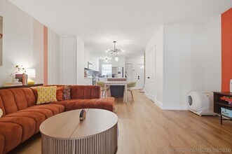 Building Photo - 2359 W 74th St