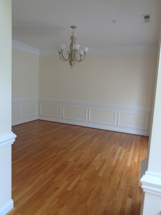 Foto del edificio - 7127 Weddington Brook Dr