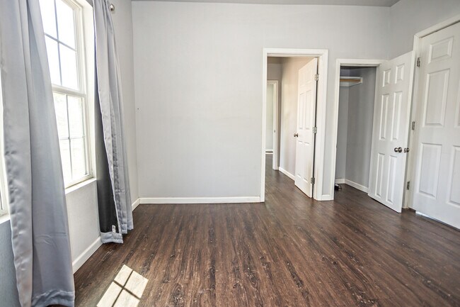 Foto del edificio - 538 W Wood St