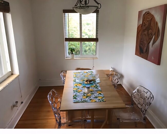 Building Photo - 1215 SW 13th Ave