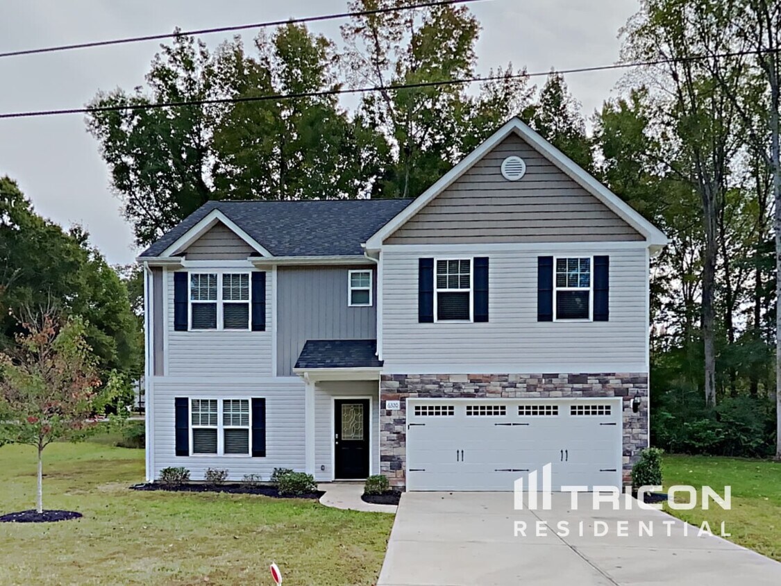 Foto principal - 6320 Pamela Street Huntersville NC
