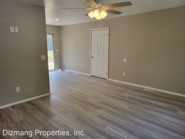Foto del edificio - 3 br, 2 bath House - 111 S Inmon