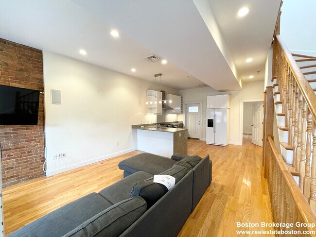 Foto del edificio - 98 L St