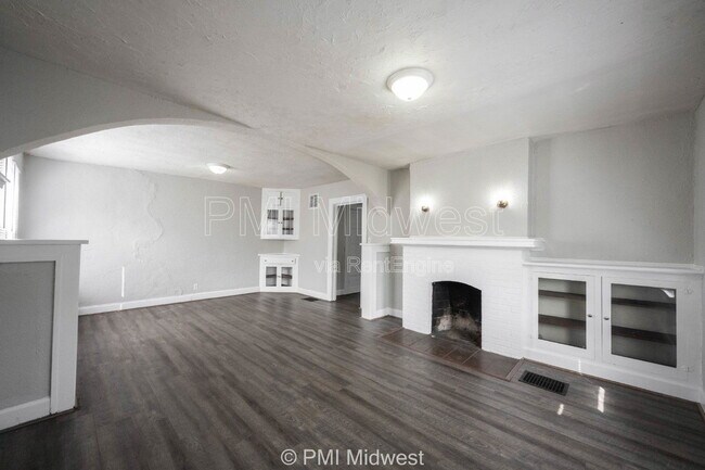 Foto del edificio - 824 E 44th St