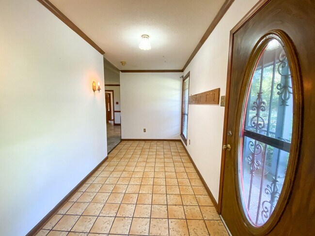Building Photo - 2 bed 2 bath near Walnut Grove and Houston...