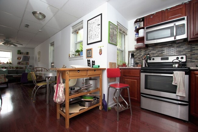 Photo - Beautiful 1 bedroom one bath in a great location in East Passayunk Apartment