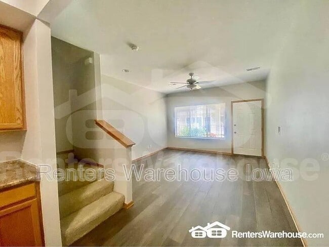 Building Photo - 1143 NE 8th Ln