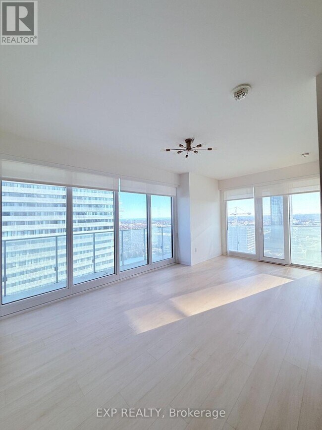 Photo du bâtiment - 3900 Confederation Pkwy