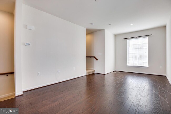 Building Photo - 7363 Riding Meadow Way