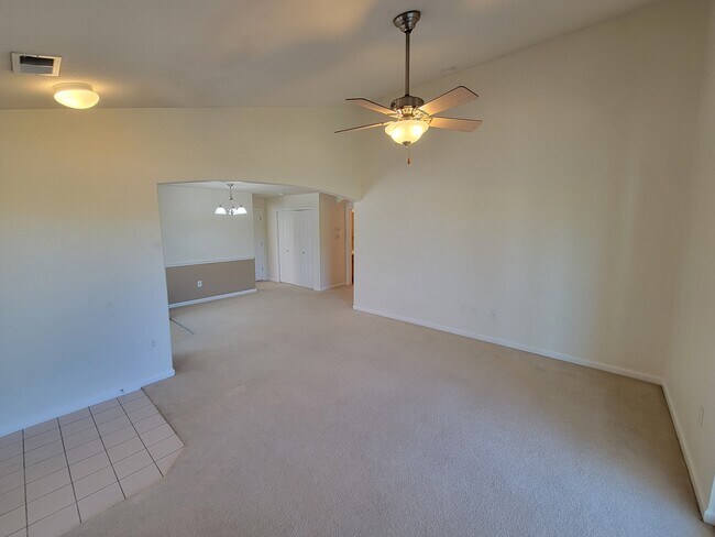 Building Photo - 4675 Hahns Peak Dr