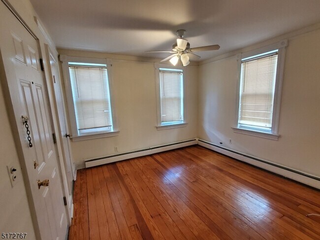 Foto del edificio - 26 Cook Ave