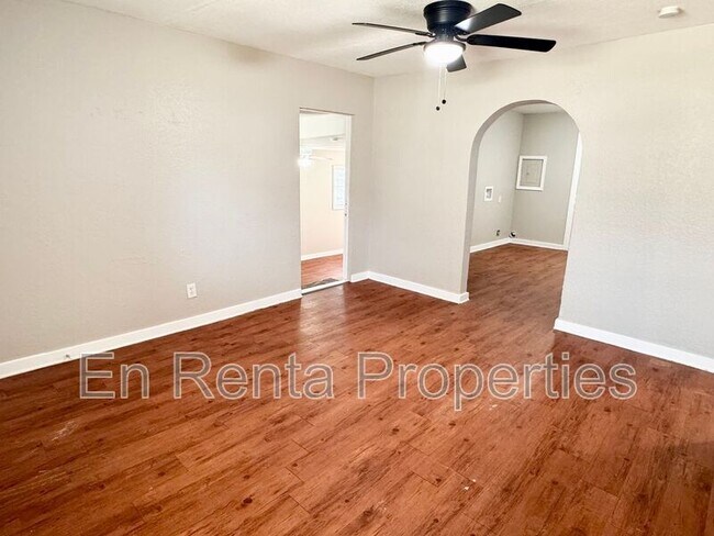 Foto del edificio - 2818 NW 31st St