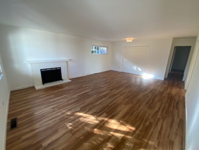 Foto del edificio - Charming Monterey Home