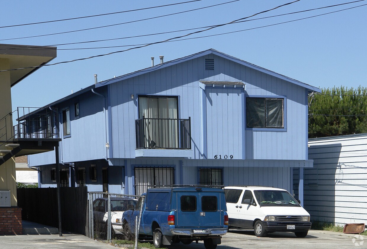 Building Photo - 6109 Foothill Blvd