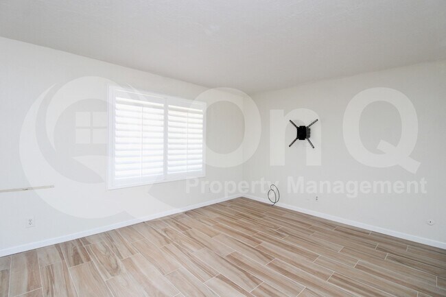 Building Photo - 4528 E Capistrano Ave