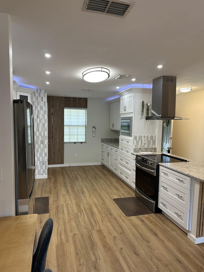 Building Photo - 4436 Stratfordshire Ct