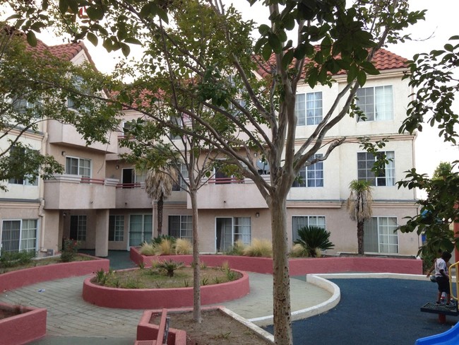 Building Photo - Arlington Rodeo Apartments