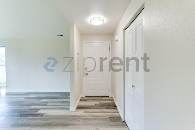 Building Photo - 3002 M Dr NE