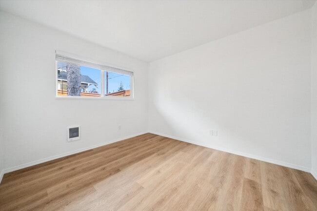 Photo - 5143-5145 SE Knight Apartment