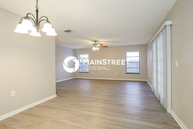 Building Photo - 4 Bedroom Pet-Friendly Home in Kissimmee, ...