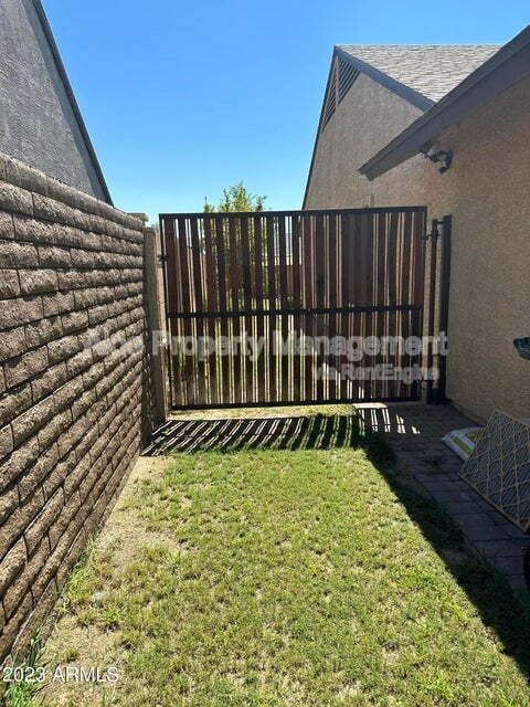 Building Photo - 3411 W Monona Dr