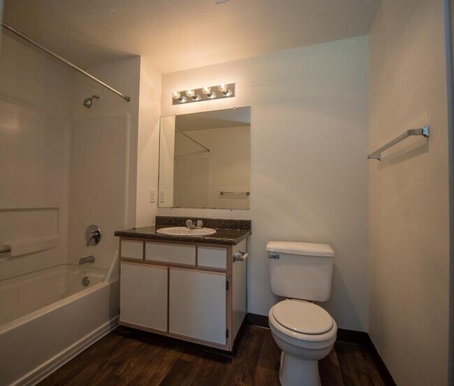 Foto del edificio - 1001 NE Briarcreek Way
