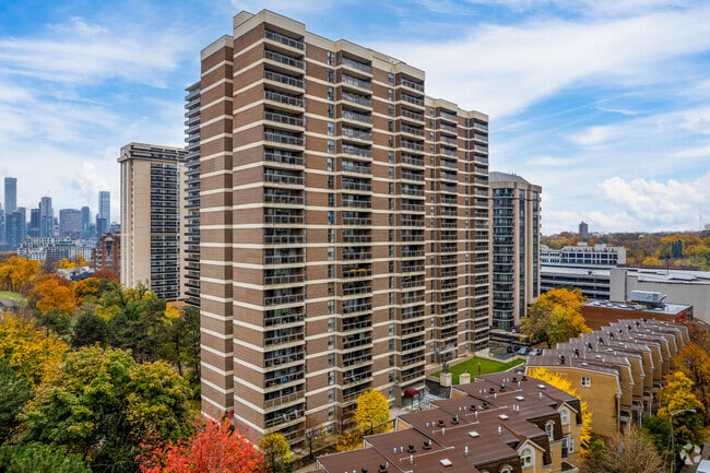 Building Photo - Balfour Square