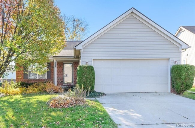 Building Photo - 806 Wilberforce Dr