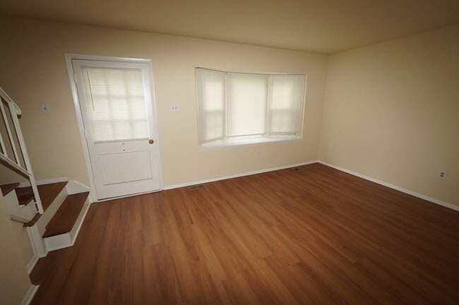 Building Photo - 691 Towne Center Dr