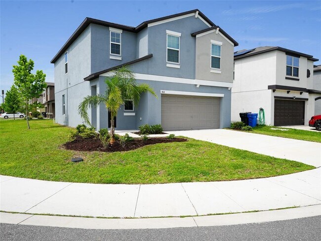 Building Photo - 402 Royal Empress Dr