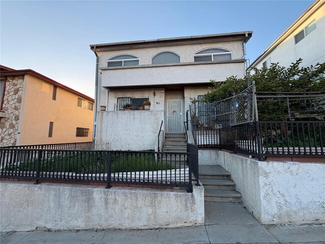 Building Photo - 911 N Beaudry Ave