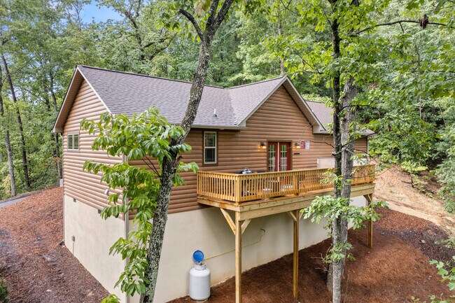 Back Deck with Hot Tub - 131 Pier Point Dr