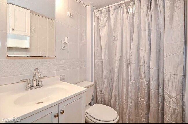 Foto del edificio - 1 br, 1 bath House - 98 boundary st