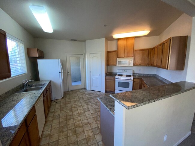 Building Photo - Triana North - South Meadows - 2 Bed 2 Bath