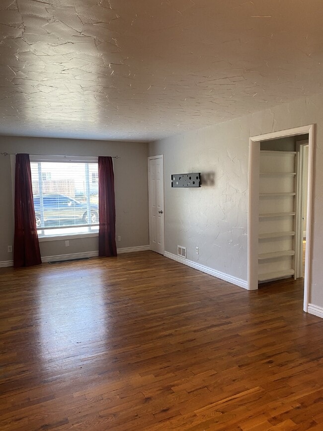 Photo - DON'T MISS OUT ON THIS!! 3BD/1BA Single Fa... Apartment