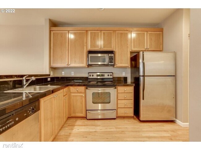 Building Photo - 1 br, 1 bath Condo - 1020 SW 170th Ave 100...
