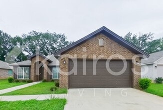 Building Photo - 139 Hideaway Ln