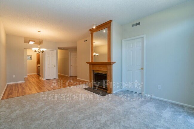 Building Photo - 7419 Singing Hills Ct
