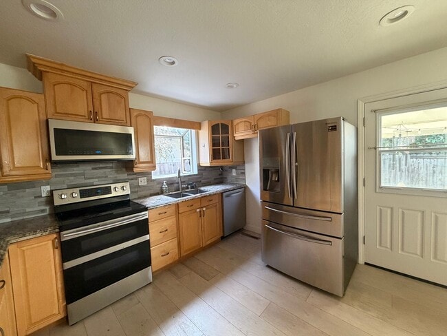 Foto del edificio - Beautiful Fremont Home for Rent – Prime Location